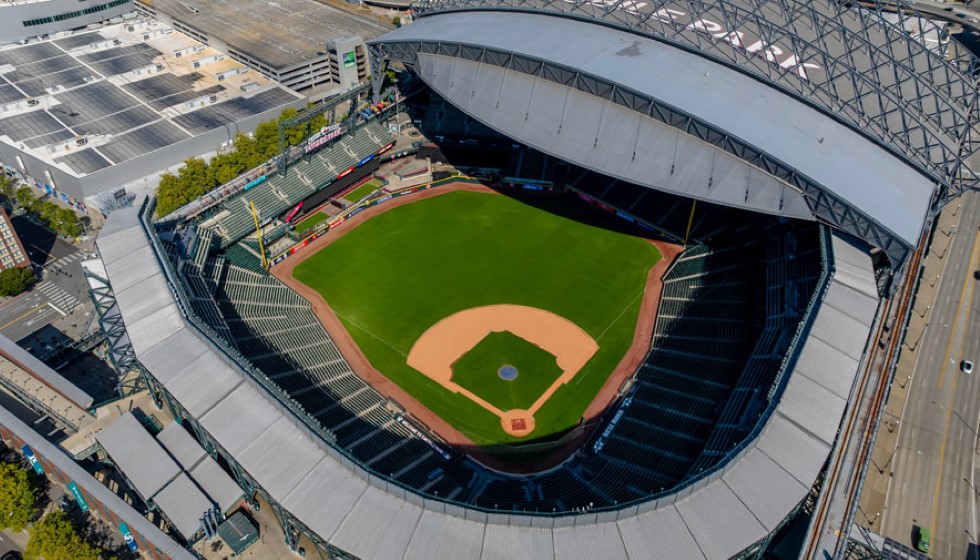 Cubs vs Diamondbacks: Pitching Duel at Wrigley Field